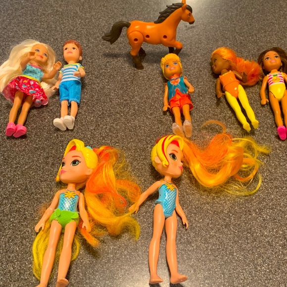 Doll Collection Mattel & Chelsea figures plus a horse. - Picture 1 of 12
